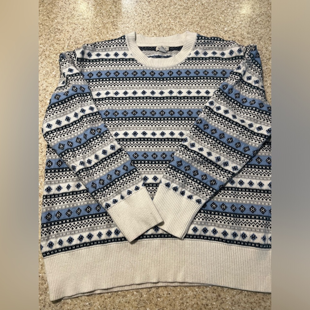 L.L. Bean Blue and White Patterned Crew Neck Sweater